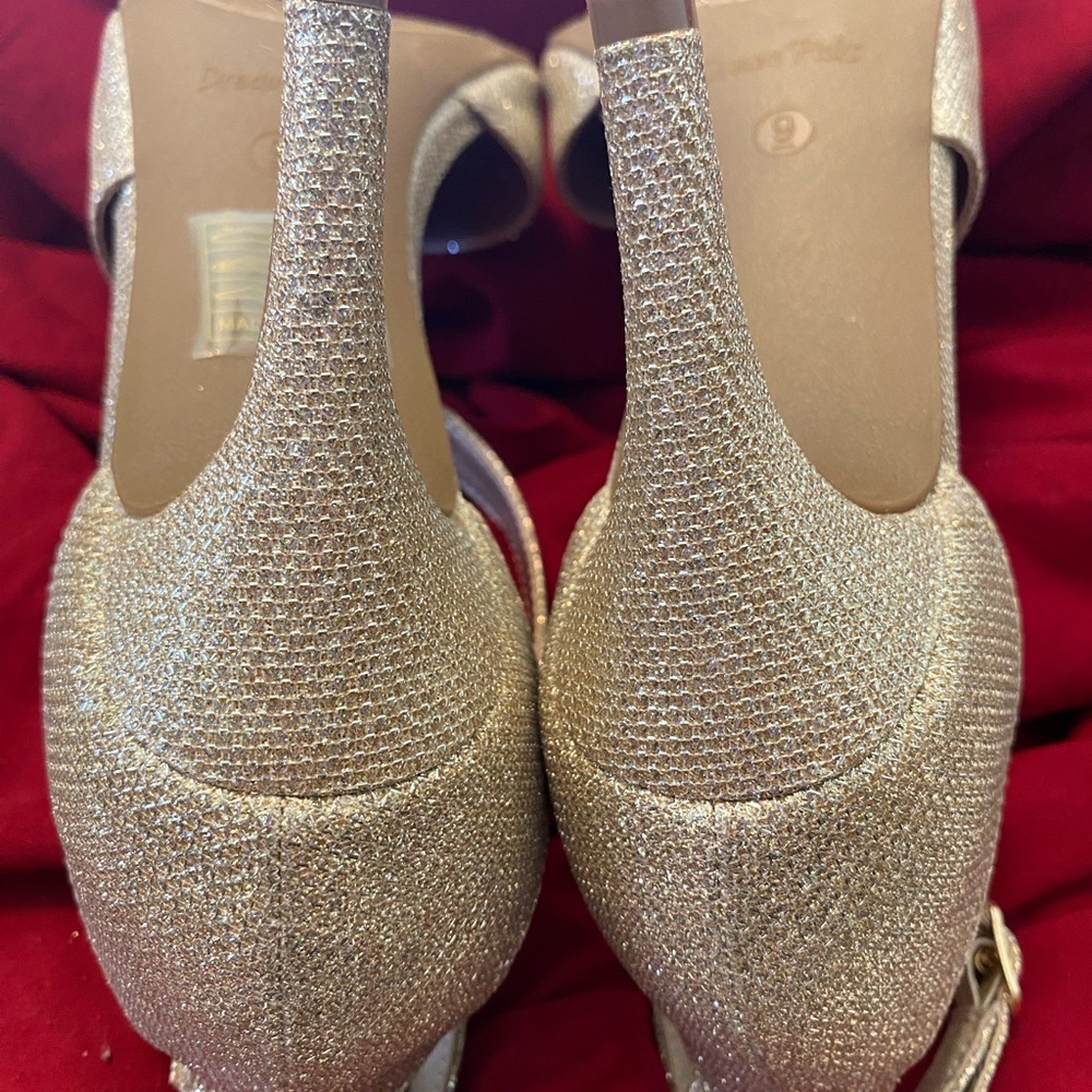Dream Pairs Gold Strappy Open-Toe Heels. They are a size 9 and worn one time. - Picture 8 of 9